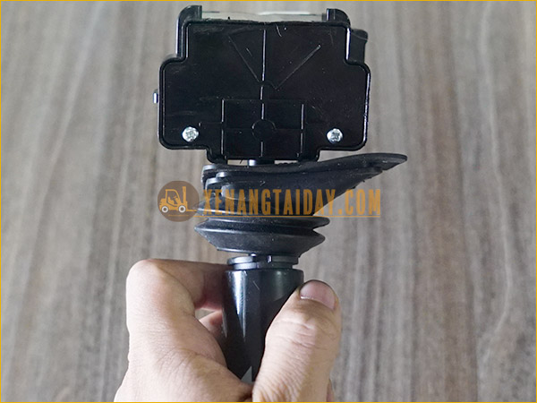 Cần số tự động xe nâng động cơ KOMATSU 1.5 - 3.5 tấn đời -16 trở lên