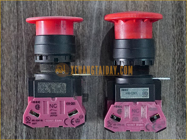 Công tắc khẩn cấp xe nâng điện