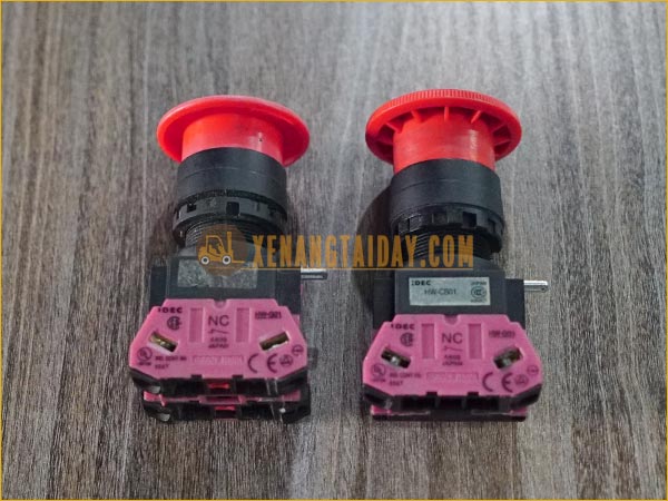 Công tắc khẩn cấp xe nâng điện