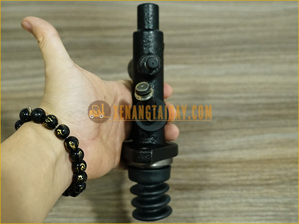 Heo tổng (xilanh chính) phanh thắng xe nâng KOMATSU FB09~20-12