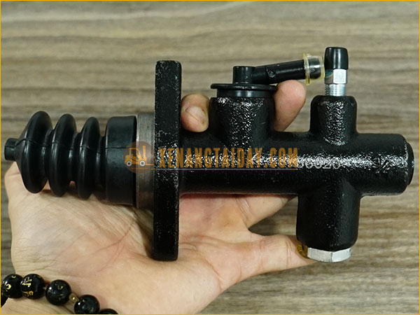 Heo tổng (xilanh chính) phanh thắng xe nâng KOMATSU FD18T-21