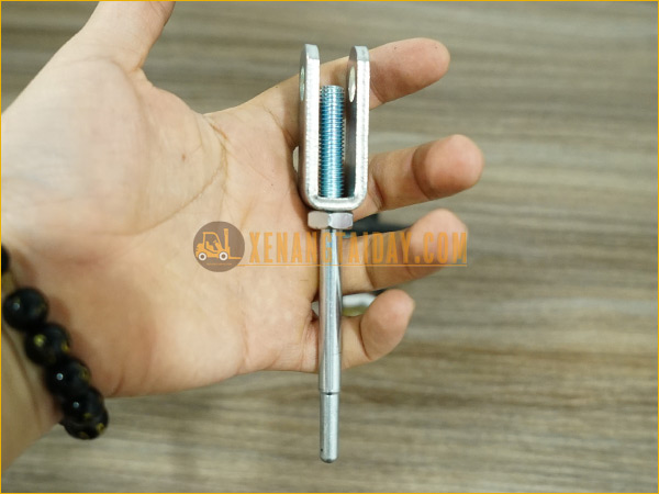 Heo tổng (xilanh chính) phanh thắng xe nâng KOMATSU FD18T-21