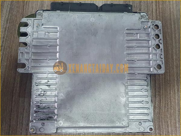 Hộp điều khiển động cơ ECU MITSUBISHI MEC130-240