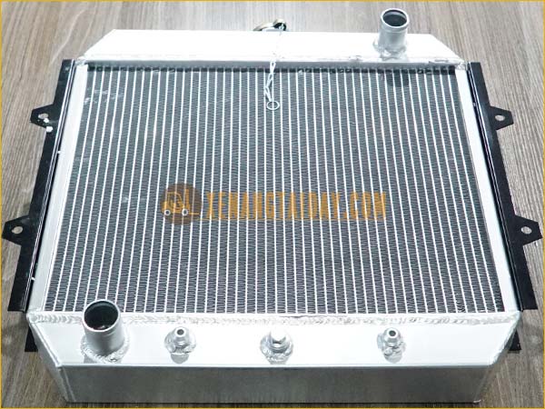 Két nước giải nhiệt động cơ xe nâng MITSUBISHI 1.5 tấn