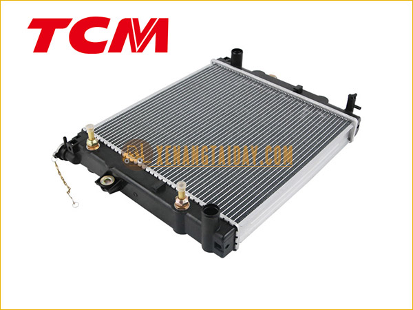 Két nước xe nâng TCM