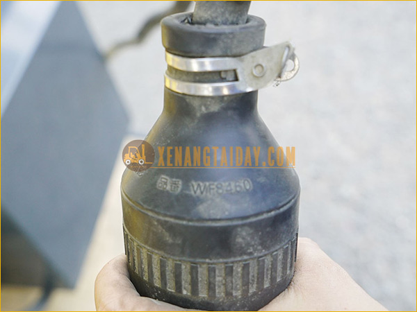 Máy nạp tự động KOMATSU 72V