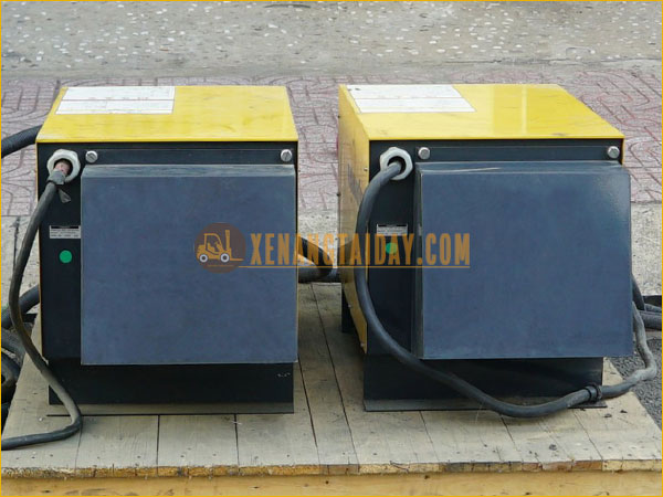 Máy nạp tự động KOMATSU 72V