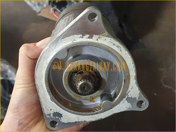 Motor trợ lái xe nâng điện ngồi lái 1.5 tấn KOMATSU / TYPE 70000-15580