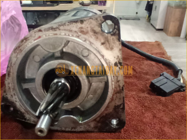 Motor trợ lái xe nâng điện ngồi lái 2 tấn NICHIYU NP-503A / TYPE 37410-01471
