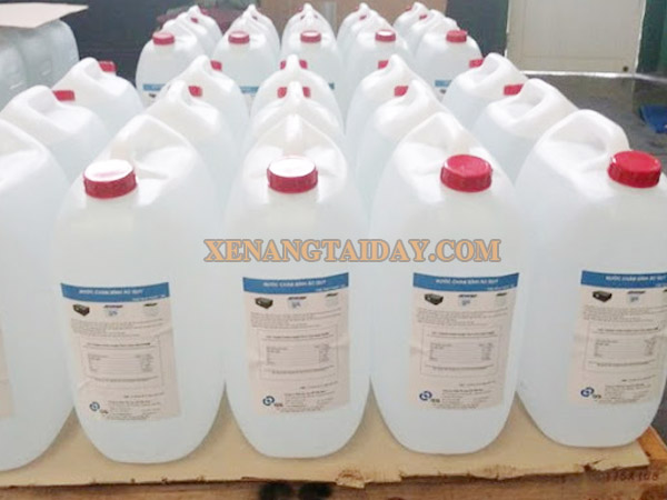Nước cất cho bình điện (ắc quy) xe nâng điện