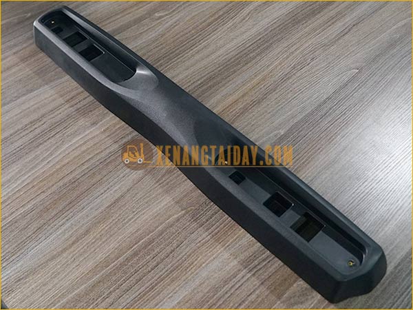 Ốp nhựa bộ đèn hậu xe nâng điện ngồi lái KOMATSU
