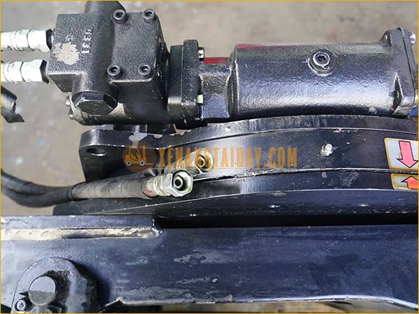 Phụ kiện Kẹp tròn Xe nâng