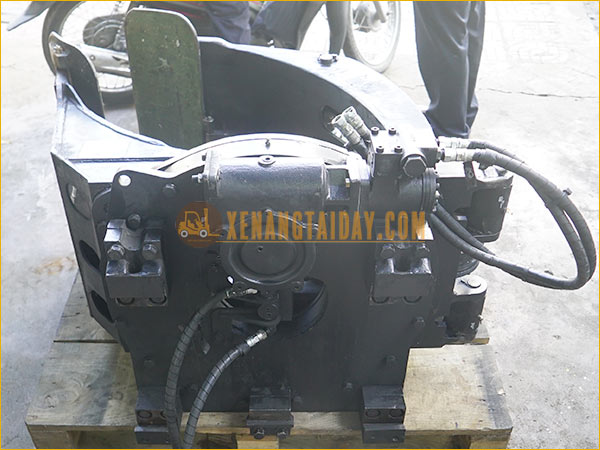 Phụ kiện Kẹp tròn Xe nâng