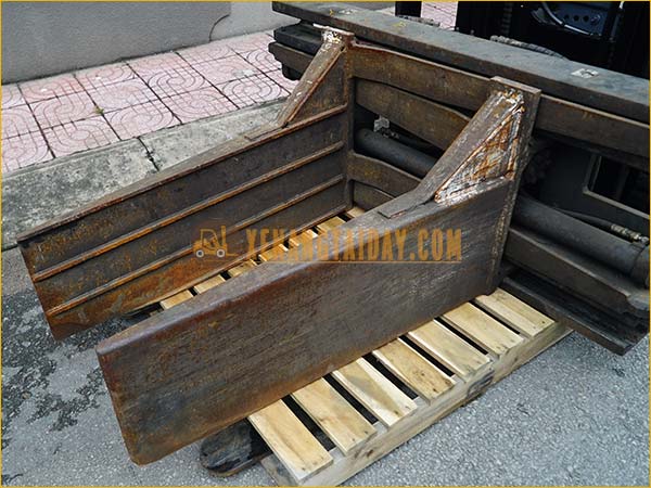 Phụ kiện Kẹp vuông Xe nâng cho xe 1.5 - 2.5 tấn