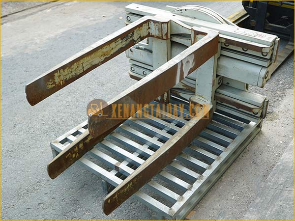 Phụ kiện Mâm xoay + Kẹp vuông Xe nâng