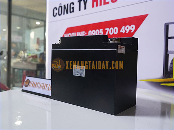 Pin lithium xe nâng tay điện 24V - 60Ah HOFFUM 8-LFP-60-EV-NOB
