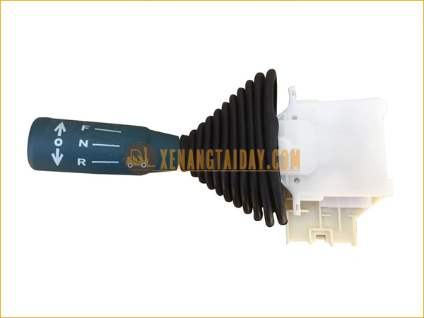 Tay số xe nâng Toyota 7FD