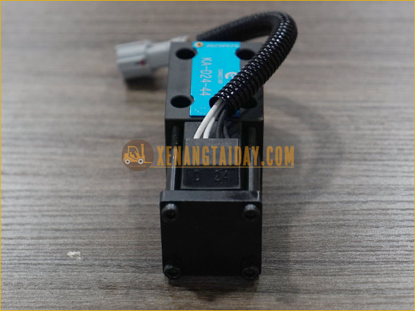 Van solenoid chuyển số 24V hiệu CANSTAR model KA-D24-44