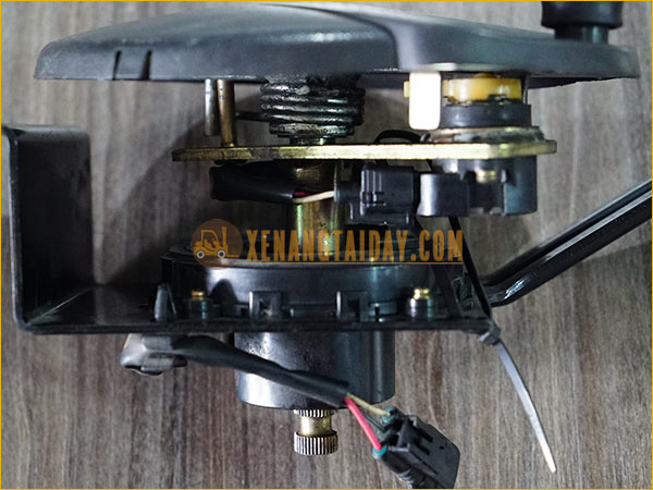 Vô lăng (tay lái) xe nâng điện đứng lái TOYOTA đời 7