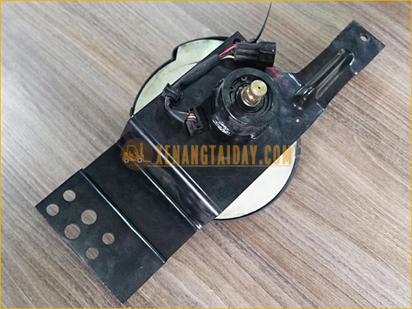 Vô lăng (tay lái) xe nâng điện đứng lái TOYOTA đời 7