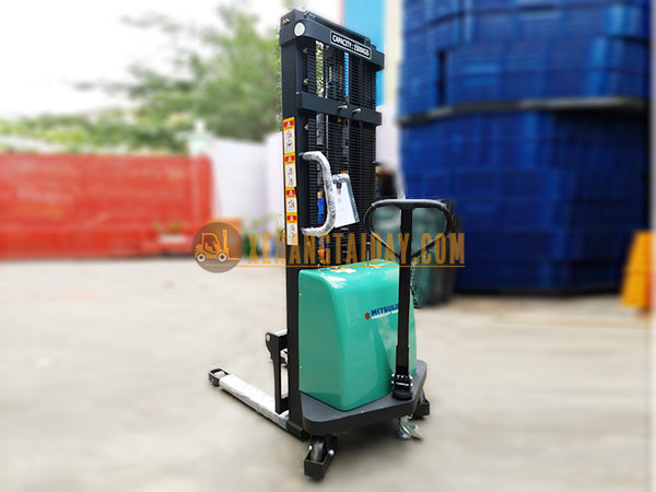 Xe nâng bán tự động Mitsulift SES20/30