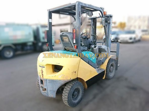 Xe nâng dầu KOMATSU FD20C-16