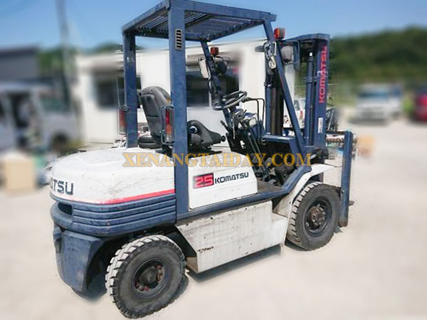 Xe nâng dầu KOMATSU FD25-11