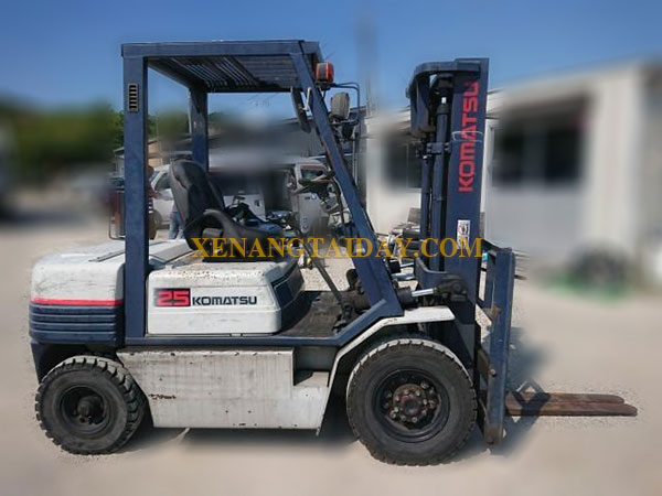 Xe nâng dầu KOMATSU FD25-11