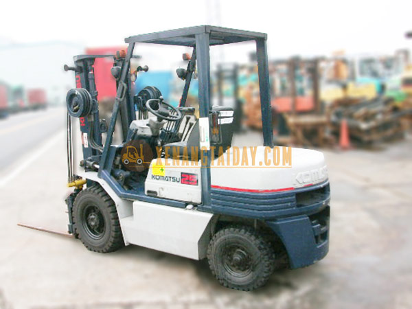 Xe Nâng Dầu KOMATSU FD25-11