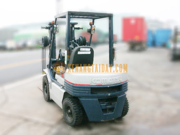 Xe Nâng Dầu KOMATSU FD25-11