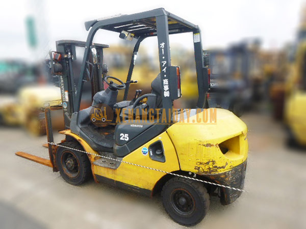 Xe Nâng Dầu KOMATSU FD25C-17