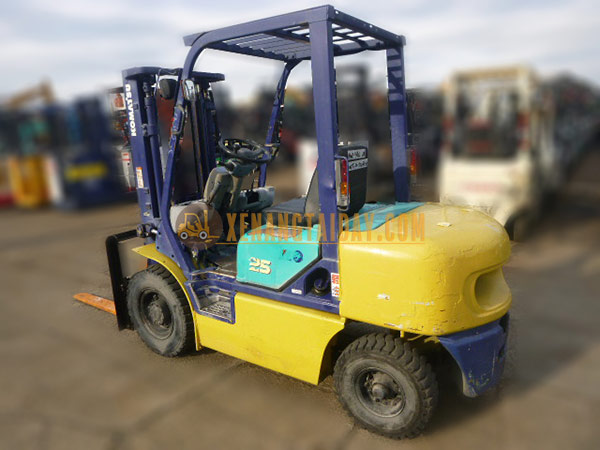 Xe Nâng Dầu KOMATSU FD25T-12