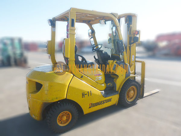 Xe Nâng Dầu KOMATSU FD25T-16