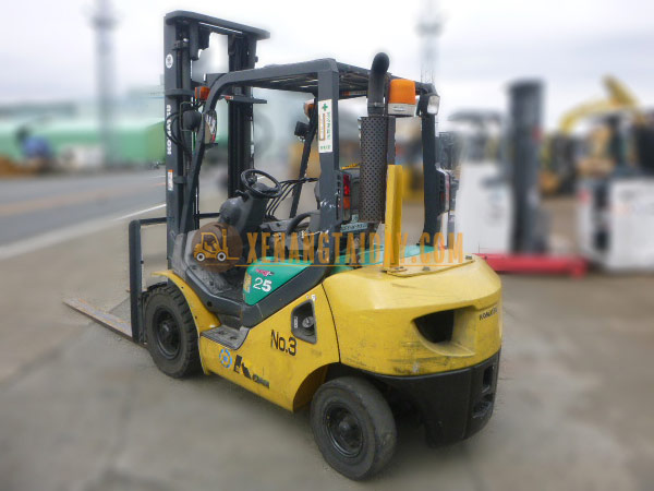 Xe nâng dầu KOMATSU FD25T-16