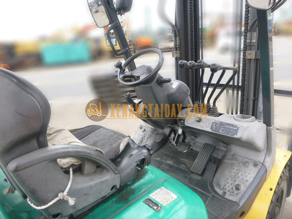 Xe nâng dầu KOMATSU FD25T-16