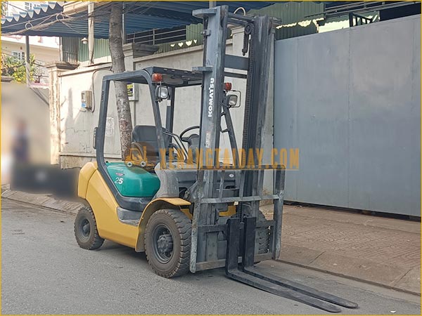 Xe nâng dầu KOMATSU FD25T-16