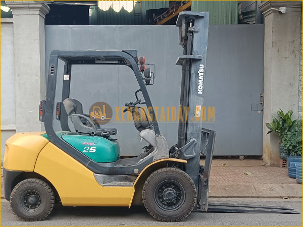 Xe nâng dầu KOMATSU FD25T-16