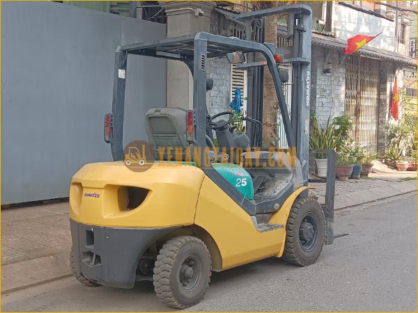Xe nâng dầu KOMATSU FD25T-16