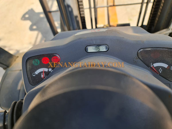 Xe nâng dầu KOMATSU FD25T-17