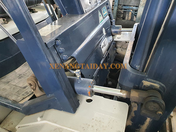 Xe nâng dầu KOMATSU FD30-11