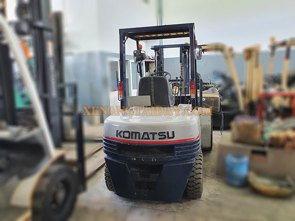 Xe nâng dầu KOMATSU FD30-11