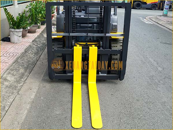 Xe nâng dầu KOMATSU FD30C-17