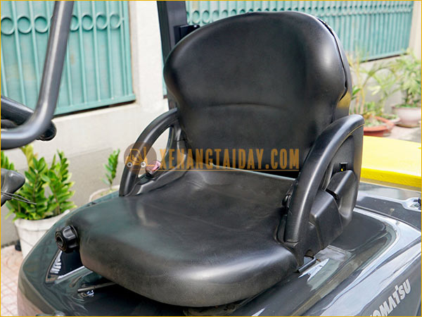 Xe nâng dầu KOMATSU FD30C-17