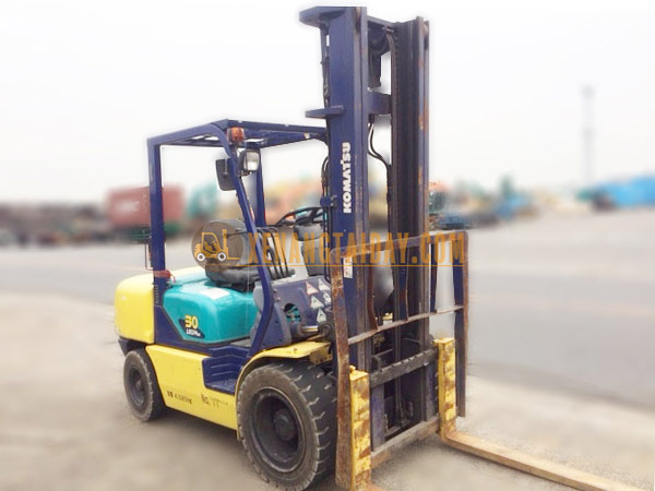Xe Nâng Dầu KOMATSU FD30T-14