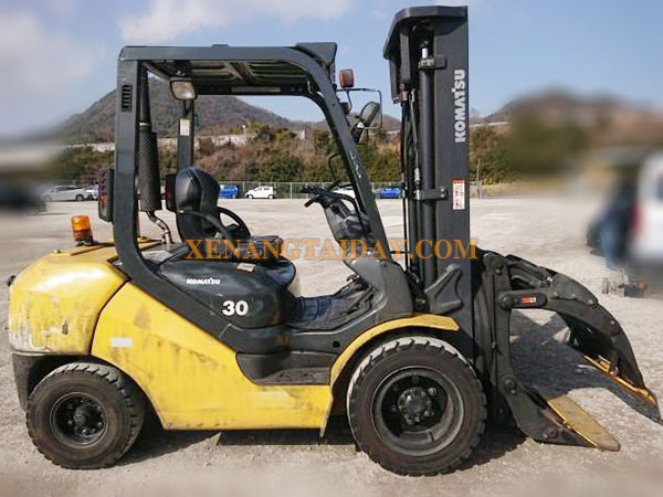 Xe nâng dầu KOMATSU FD30T-17