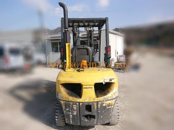 Xe nâng dầu KOMATSU FD30T-17