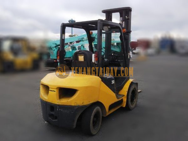 Xe nâng dầu KOMATSU FD30T-17