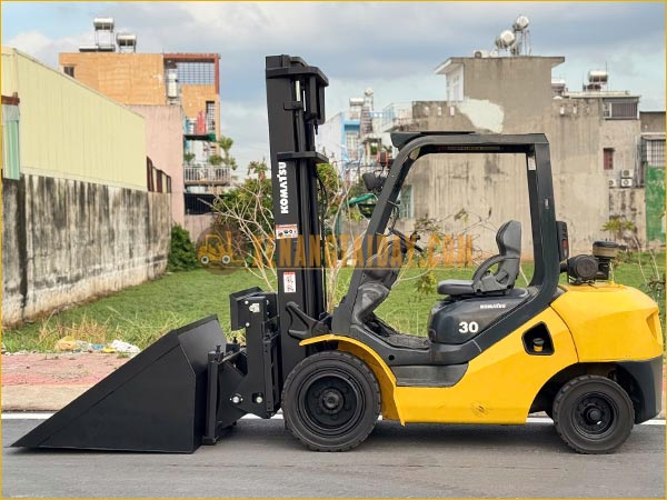 Xe nâng dầu KOMATSU FD30T-17