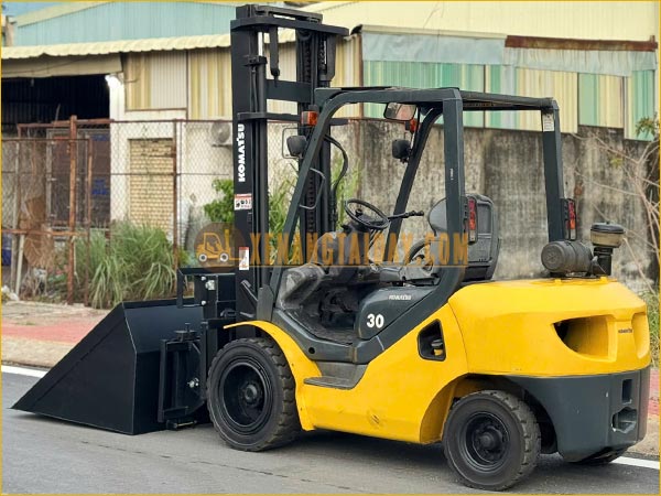Xe nâng dầu KOMATSU FD30T-17