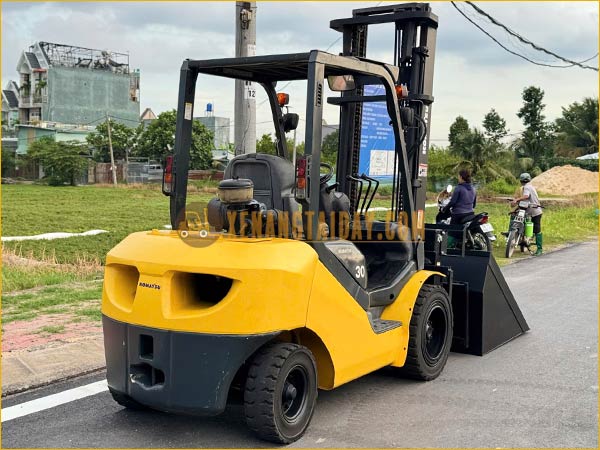Xe nâng dầu KOMATSU FD30T-17